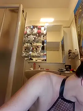 Snapshot of lucillabollente chatting on 05/04/26, 04:05 lucillabollente online show from 05/04/26, 04:05