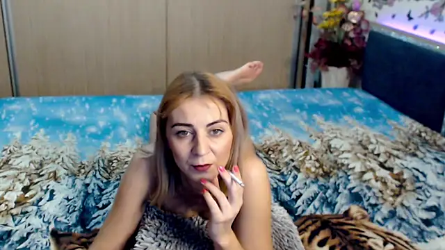 Snapshot of MirabelaSweet chatting on 03/11/25, 12:06 MirabelaSweet online show from 03/11/25, 12:06