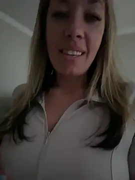 Snapshot of _NinaLuvSins_ chatting on 04/29/26, 05:52 NinaLuvSins online show from 04/29/26, 05:52