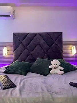 Zafira Alabi online show from 04/18/26, 06:21