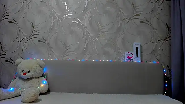 Snapshot of Malika_Lisan chatting on 02/27/25, 01:30 Malika Lisan online show from 02/27/25, 01:30