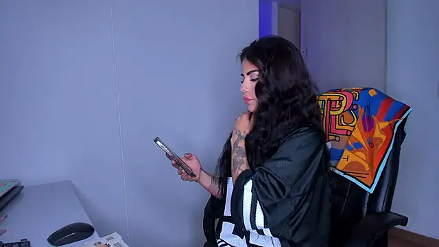 Lisegg  online show from 03/25/26, 01:10