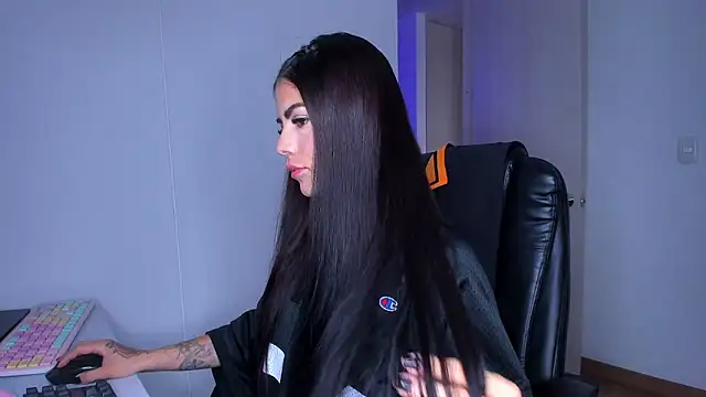 Lisegg  online show from 04/16/26, 01:45