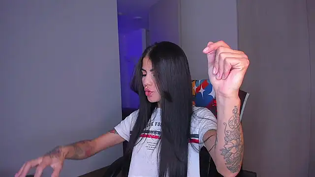 Lisegg  online show from 12/17/25, 12:32