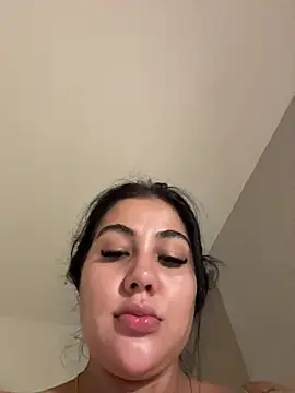 adrianalobo online show from 12/04/25, 11:53