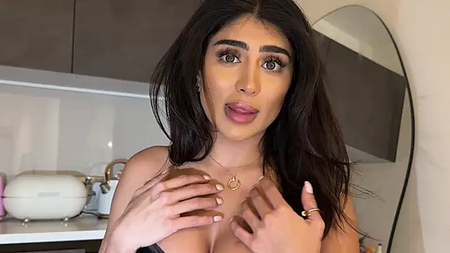 ArabicBarbie online show from 12/17/25, 11:54