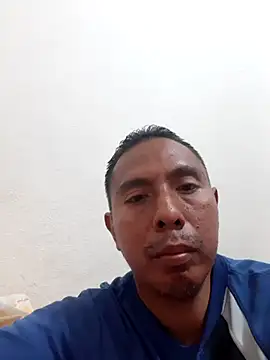 Snapshot of desnudo_Sexoxo chatting on 02/15/25, 01:21 desnudo Sexoxo online show from 02/15/25, 01:21