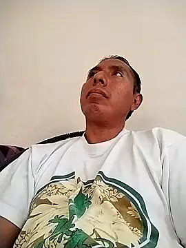Snapshot of desnudo_Sexoxo chatting on 03/17/25, 11:02 desnudo Sexoxo online show from 03/17/25, 11:02