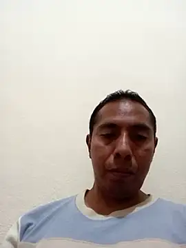 Snapshot of desnudo_Sexoxo chatting on 01/22/25, 01:20 desnudo Sexoxo online show from 01/22/25, 01:20