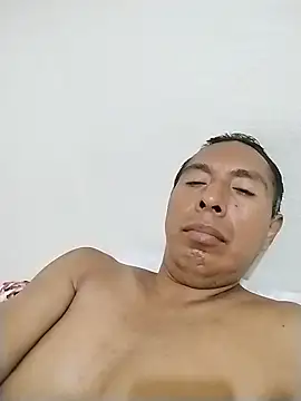 Snapshot of desnudo_Sexoxo chatting on 05/20/26, 03:36 desnudo Sexoxo online show from 05/20/26, 03:36