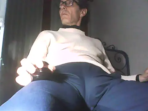 Snapshot of Moro_ra chatting on 04/19/26, 06:10 Moro ra online show from 04/19/26, 06:10