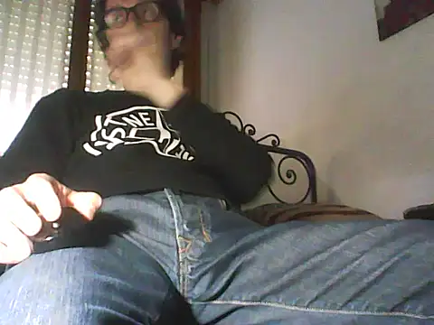 Snapshot of Moro_ra chatting on 05/09/26, 11:35 Moro ra online show from 05/09/26, 11:35