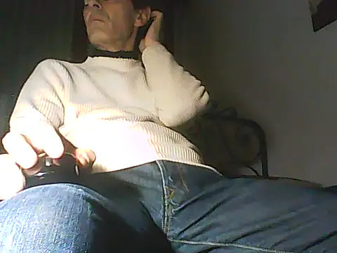 Snapshot of Moro_ra chatting on 04/23/26, 05:58 Moro ra online show from 04/23/26, 05:58