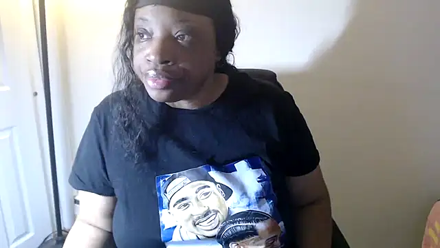 Sexymona1218 online show from 04/15/26, 07:14