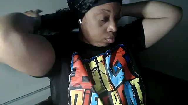 Sexymona1218 online show from 12/18/25, 09:40