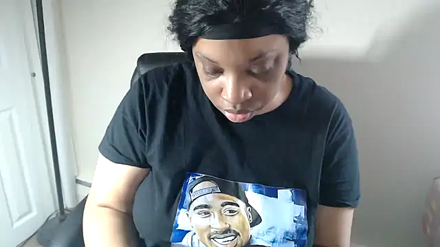 Sexymona1218 online show from 04/15/26, 07:18