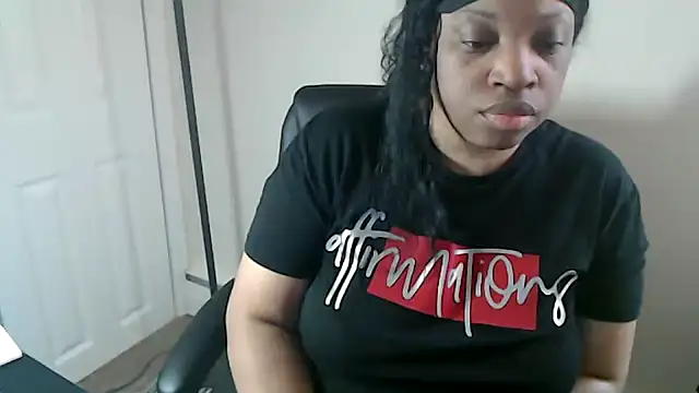 Sexymona1218 online show from 05/18/26, 01:38
