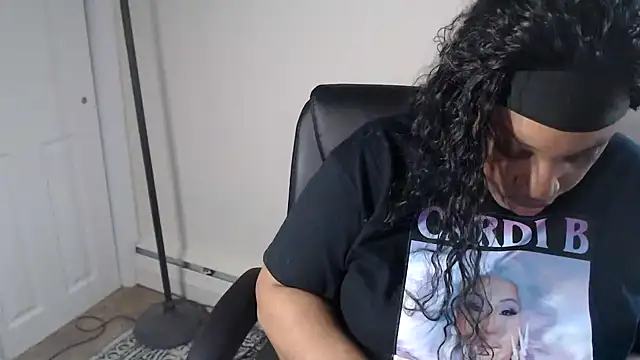 Sexymona1218 online show from 06/05/26, 08:47