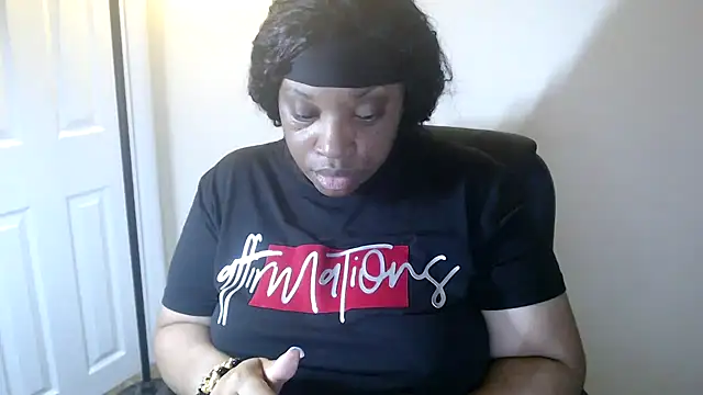 Sexymona1218 online show from 07/15/26, 04:30