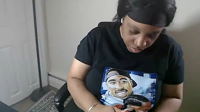 Sexymona1218 online show from 03/11/26, 06:02