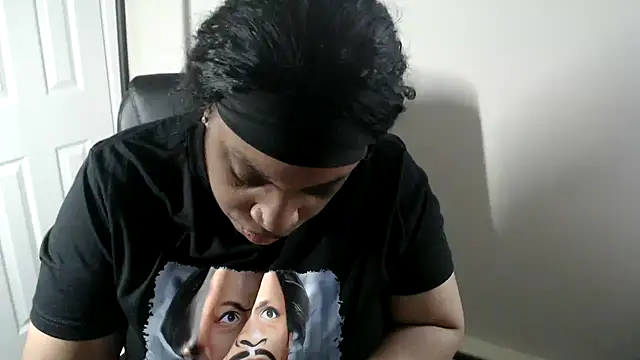Sexymona1218 online show from 05/14/26, 09:34