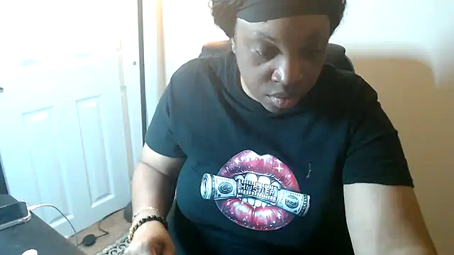 Sexymona1218 online show from 03/24/26, 06:13