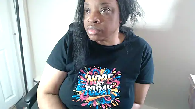 Sexymona1218 online show from 04/13/26, 02:21