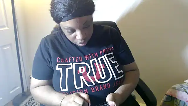 Sexymona1218 online show from 04/02/26, 08:54