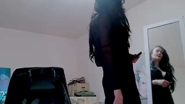 lara heaven online show from 11/30/25, 07:20