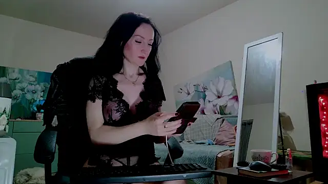 lara heaven online show from 12/23/25, 10:14