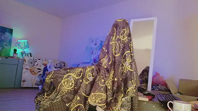 lara heaven online show from 04/13/26, 05:55