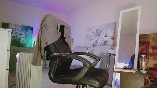 lara heaven online show from 04/22/26, 08:04