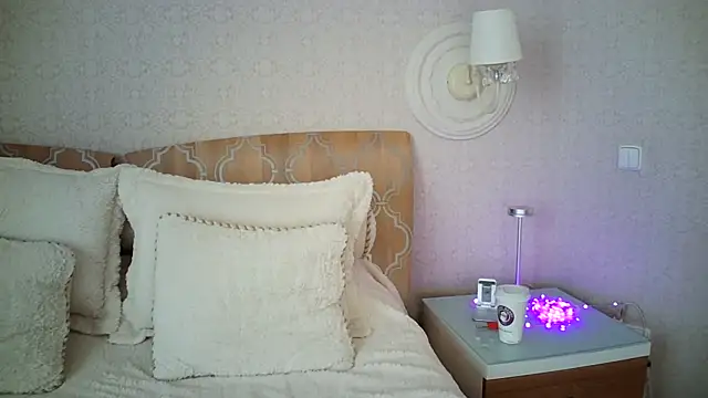 Snapshot of Luna_Hoty chatting on 03/07/25, 11:40 Luna Hoty online show from 03/07/25, 11:40