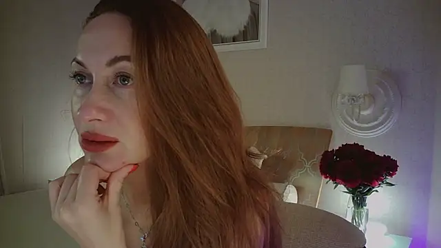 Luna Hoty online show from 05/22/26, 05:55