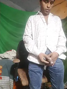 Snapshot of desiboy1101 chatting on 11/28/25, 02:06 desiboy1101 online show from 11/28/25, 02:06