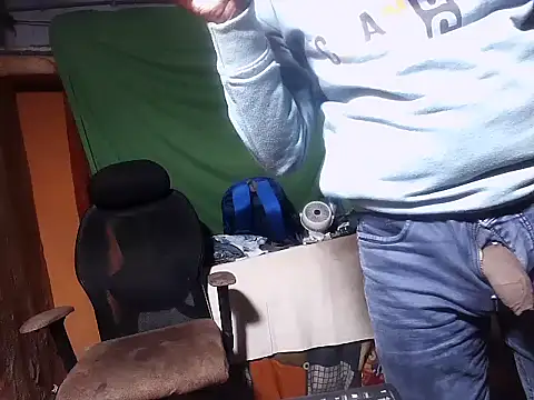 Snapshot of desiboy1101 chatting on 01/11/26, 02:57 desiboy1101 online show from 01/11/26, 02:57