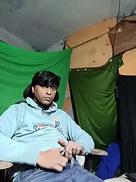 Snapshot of desiboy1101 chatting on 02/13/26, 01:55 desiboy1101 online show from 02/13/26, 01:55