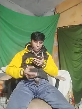 Snapshot of desiboy1101 chatting on 11/29/25, 02:17 desiboy1101 online show from 11/29/25, 02:17