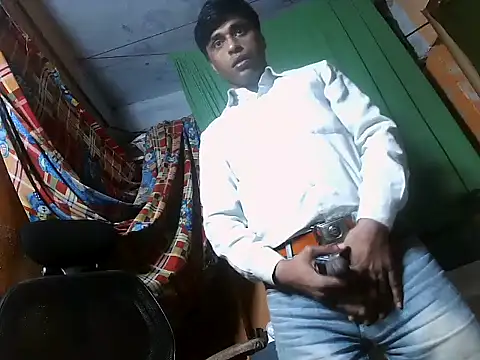 Snapshot of desiboy1101 chatting on 02/25/25, 03:31 desiboy1101 online show from 02/25/25, 03:31