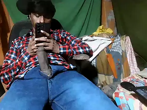 Snapshot of desiboy1101 chatting on 06/03/26, 02:18 desiboy1101 online show from 06/03/26, 02:18