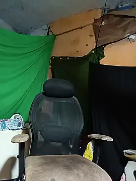 Snapshot of desiboy1101 chatting on 01/08/26, 02:23 desiboy1101 online show from 01/08/26, 02:23