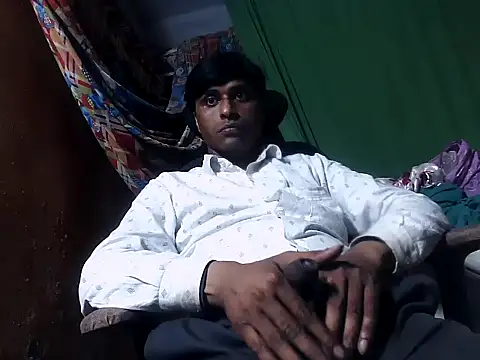 Snapshot of desiboy1101 chatting on 03/16/25, 01:27 desiboy1101 online show from 03/16/25, 01:27