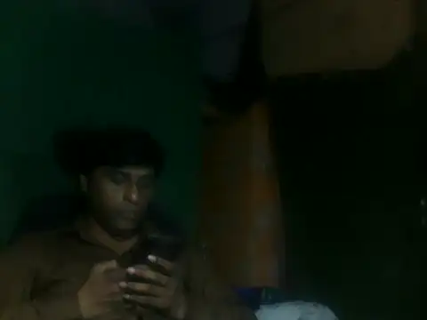 Snapshot of desiboy1101 chatting on 09/23/25, 03:24 desiboy1101 online show from 09/23/25, 03:24