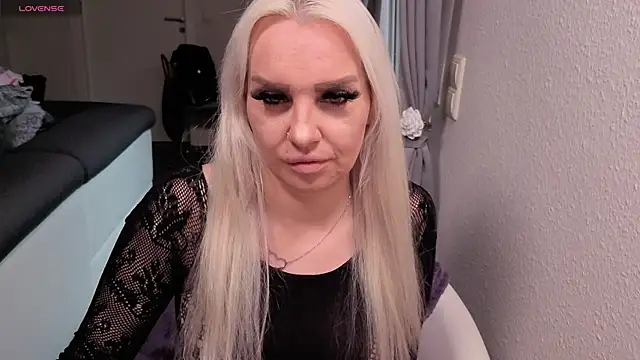 Snapshot of MIA-XXX chatting on 07/01/26, 06:25 MIA-XXX online show from 07/01/26, 06:25