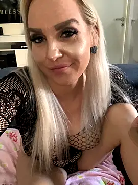 MIA-XXX online show from 10/05/25, 01:57