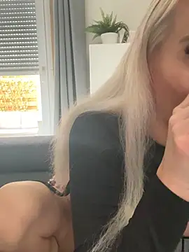 MIA-XXX online show from 09/11/25, 01:55