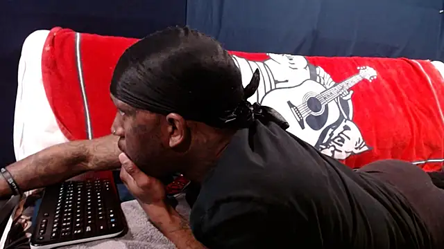 iBreakHeartz online show from 12/20/24, 01:25