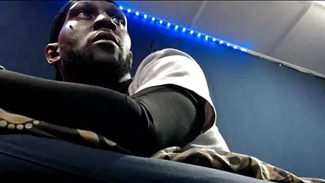 iBreakHeartz online show from 10/31/25, 08:33