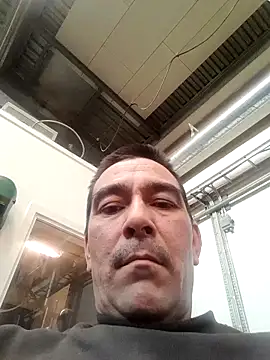 Snapshot of dick81 chatting on 02/06/26, 02:35 dick81 online show from 02/06/26, 02:35