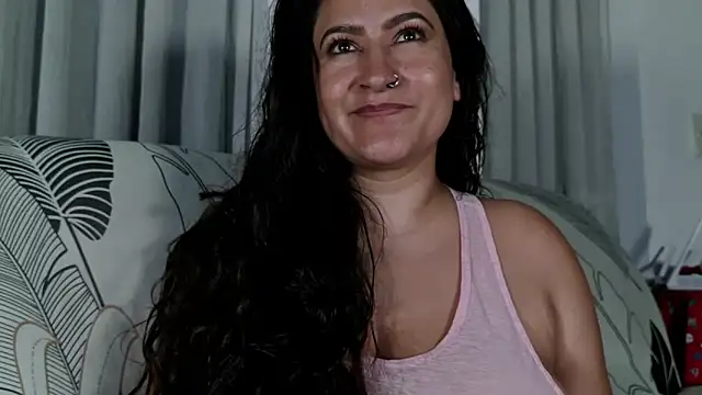 DeesseLuxure online show from 04/15/26, 05:13